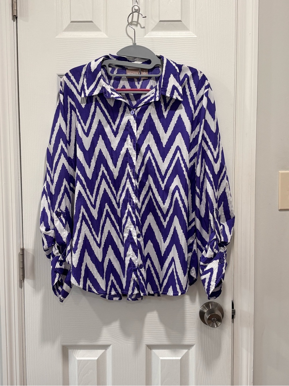 🔵Chico's Purple & White Zigzag Button-Down Blouse - Picture 3 of 12